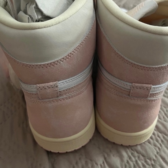 Air Jordan retro high og ash pink women - Picture 2 of 7